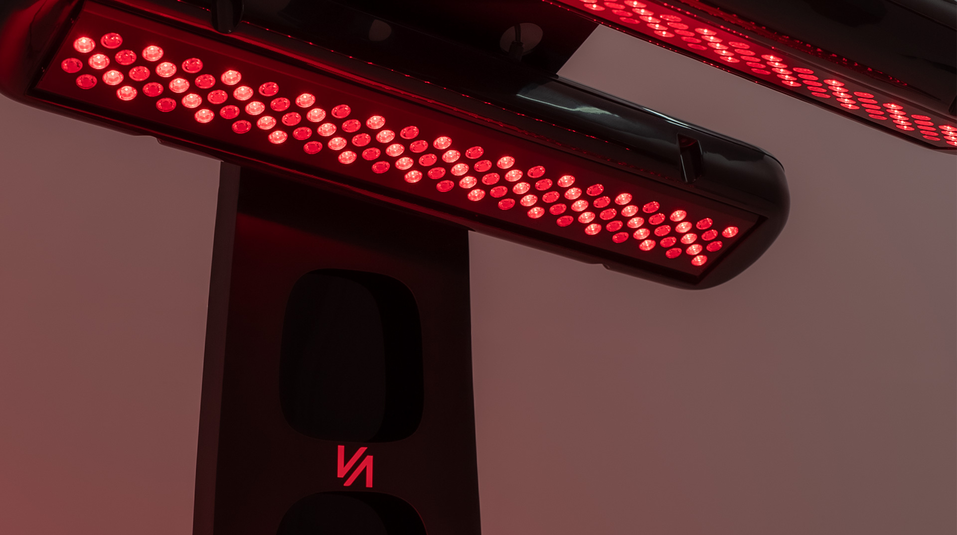 vacu-activ-red-couch-360-red-light-lamps